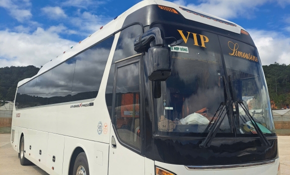 Xe dịch vụ đưa rước học sinh 