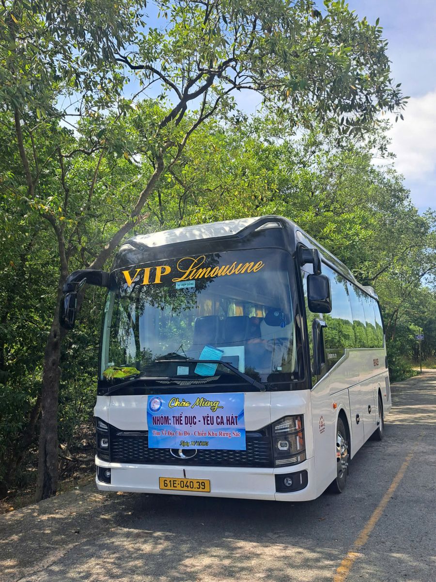 Xe dịch vụ đưa rước học sinh
